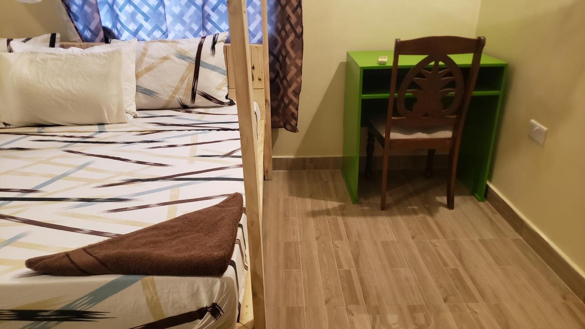 L&J Modern Backpackers Bnb Дар-эс-Саламе Экстерьер фото