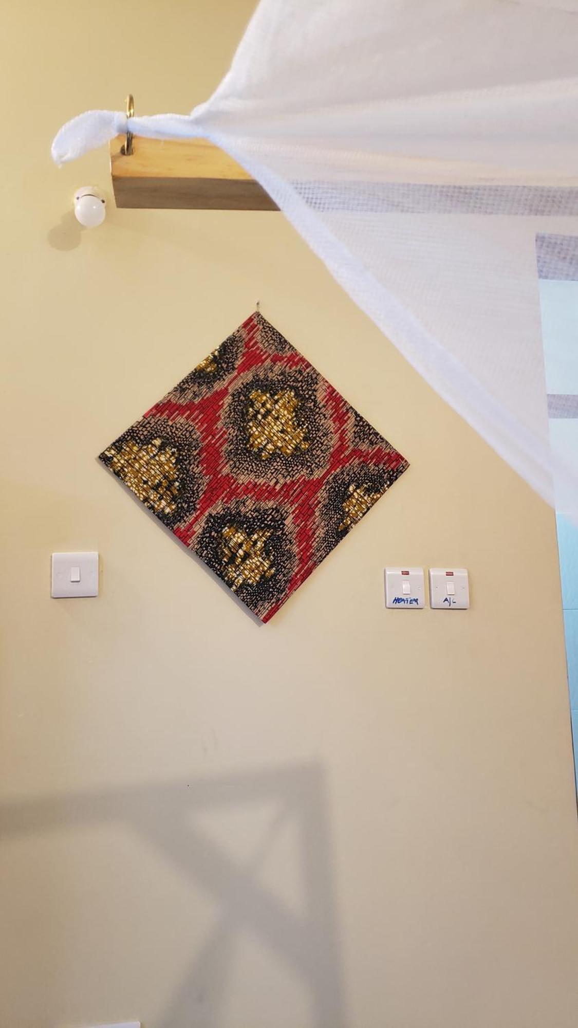 L&J Modern Backpackers Bnb Дар-эс-Саламе Экстерьер фото
