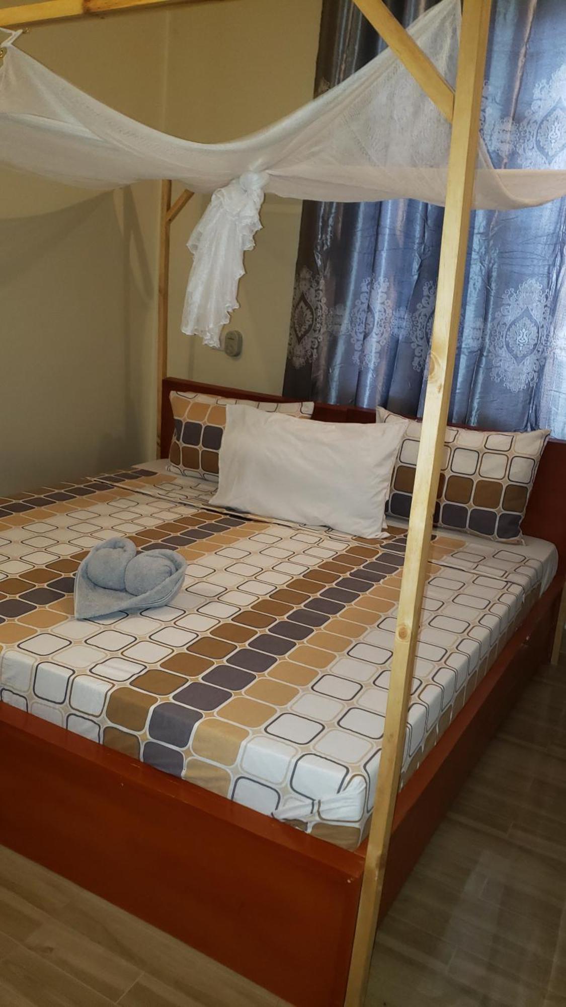 L&J Modern Backpackers Bnb Дар-эс-Саламе Экстерьер фото